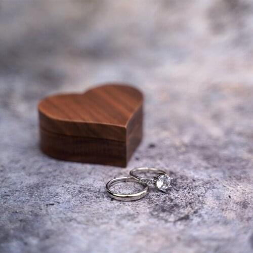 Heart Shaped Walnut Wood Ring Box Proposal Engagement Ring Holder Velvet Soft Interior Jewelry Ring Earrings Wooden Box