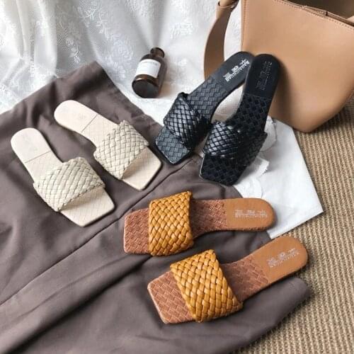 2021 New Fashion Weaving Summer Slippers Pu Leather Beach Slippers Vacation Beach Sandals Casual Flip Flops Outdoor Slides