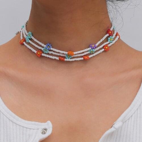 Sweet Beaded Daisy Flowers Choker Necklace for Women Girls Fashion Statement Clavicle Chain Necklace Jewelry Gifts