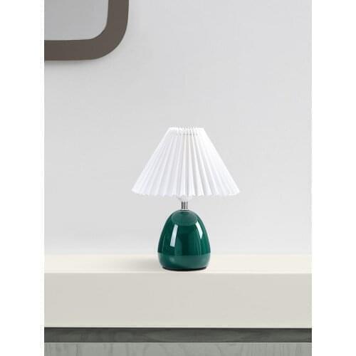 Desk lamp classical simple modern Nordic girl heart retro net red light bedroom decorative ceramic bedside lamp