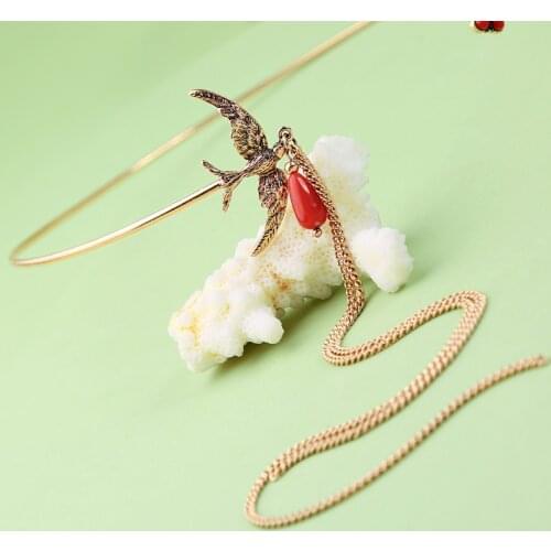 Bulk Price Vintage Gold Color Elegant Large Hoop Bird Dangle Choker Necklace For Women Red Acrylics Crystal Necklace Jewelry