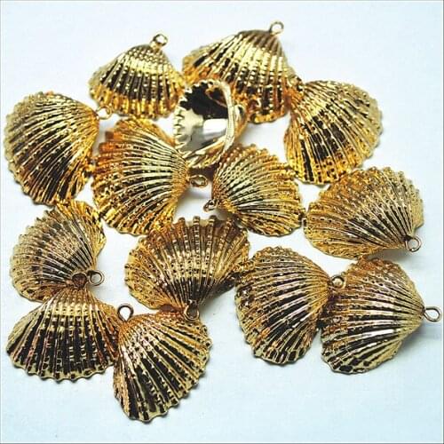 10pcs golden shell pendants with golden colors mother of pearl plated with metal color 15-20mm best selling