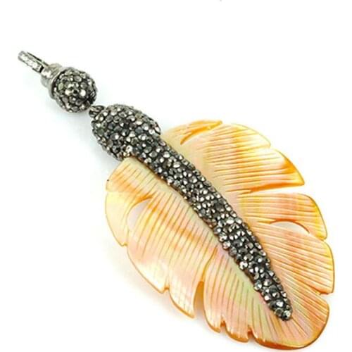 2017 New Design Leaf Shape Shell Pendant Necklace Natural Shell Necklaces Women Jewelry Pave Rhinestone Chips Charm