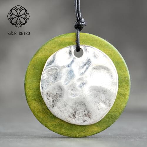 Vintage Wooden Necklace Green Round Long Chain Pendant Suspension Fashion Jewelry For Women Handmade Party Presents For Friends