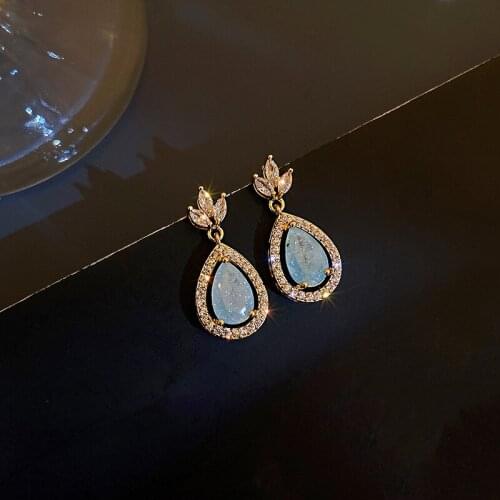 2021 New Korean Exquisite Blue Crystal Earrings Fashion Temperament Simple Versatile Earrings Elegant Womens Jewelry