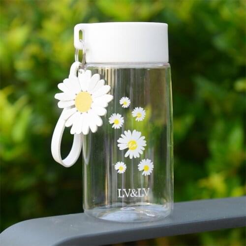 500ml Small Daisy Plastic Water Bottles Water Cup Creative Transparent Frosted Water Bottle With Portable Rope Travel Tea Cup