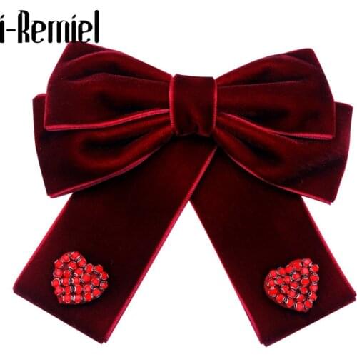 New Velvet Fabric Heart Bowtie Brooch Crystal Bowknot Collar Pin Shirt Dresses Brooches Luxury Clothing for Women Accessories