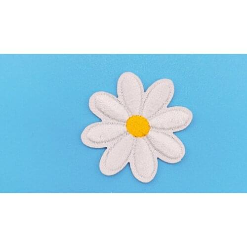 Exquisite High-end Embroidery Patch Stickers Cartoon Badge Small Daisy Cloth Stickers Patch Hand-book Diy Clothing Accessories