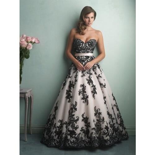 Sweetheart court train A-line black and white lace appliques bridal gown 2018 vestido de noiva mother of the bride dresses