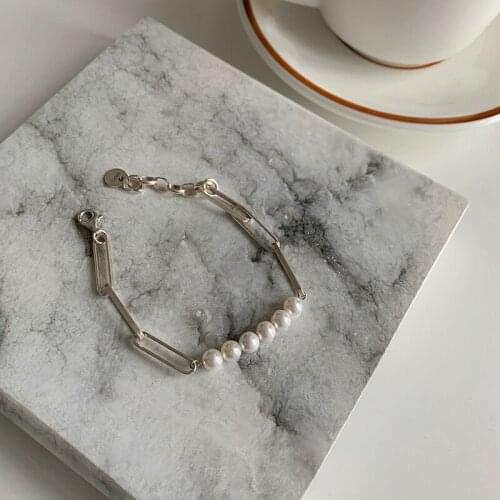 Miuoxion Retro Pearl Bracelet Fashion Personality Creative Temperament Jewelry For Women Feature Namour Charm Gift All Seasons