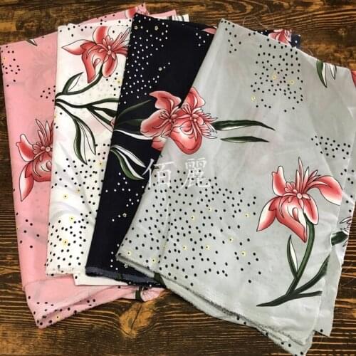 Retro Fashion Printed Elasticity Crepe Clothing Cloth Fabric Thin Non-transparent Soft Pink Color Dress Fabric/1m