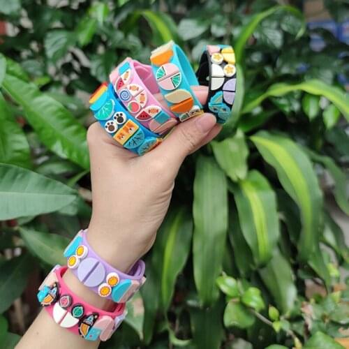 Childrens Creative DIY Blocks Bracelet Boy Girl Small Assembling Building Blocks Cartoon Bricks Toys Friends Educational Blocks