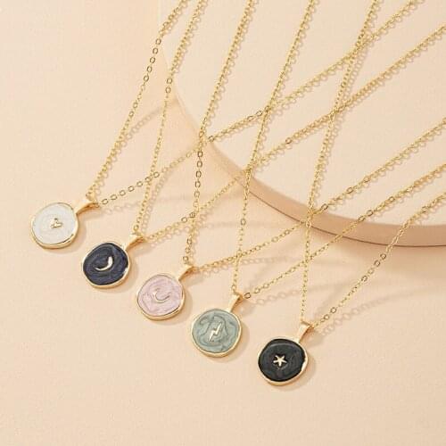 Fashion Vintage Metal Heart Clavicle Chain Necklace Women Star Moon Necklace For Women Jewelry Wholesale Bijoux Femme AYN-01