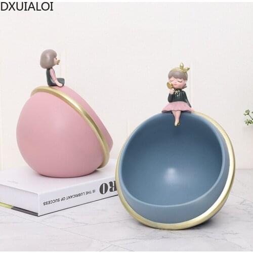 DXUIALOI resin girl Nordic entrance key storage desktop living room decoration housewarming gifts birthday, home decoration