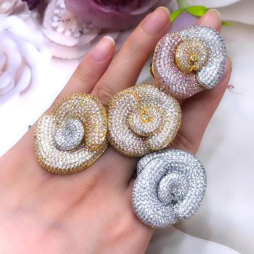 KellyBola Jewelry Luxury New Large Splicing Flower Ring Full Cubic Zirconia Rings Womens Cocktail Anniversary Accessories 2021