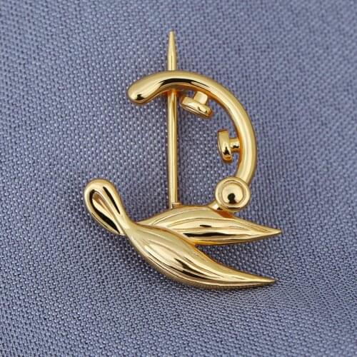 Violet Evergarden brooch Cosplay Auto Memories Doll brooch pin badge Gold Plated Prop Daily Cosplay fashion jewelry cos Gift