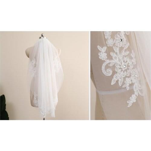Crystal Veil,Flower Lace Veil,Fingertip Wedding veil,Short Lace Veil With Comb ,Blunsher Bridal Veil,With Lace Edge Around