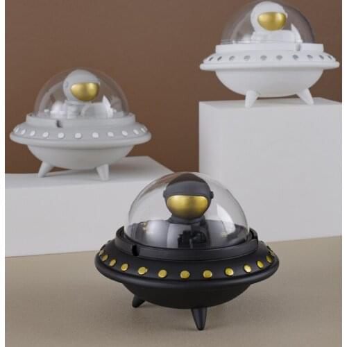 Creative Space Astronaut Ashtray With Lid UFO Cute Ash Tray Smoking Weed Gift For Boyfriend Home Decoration Accessories