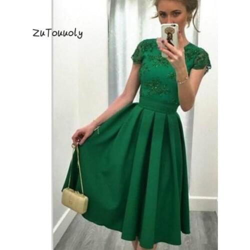 Simple Green Short Prom Dress A Line Knee Length Sexy Backless Satin Formal Dress For Graduate Party Cheap Holiday Evening Gown