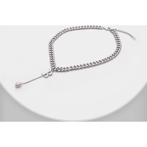 Amorita boutique The letter B chain necklace