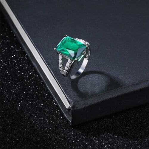 Garilina High-end fashion ring female factory direct supply Green stone ring classic New Year Christmas Day Gifts AR2267