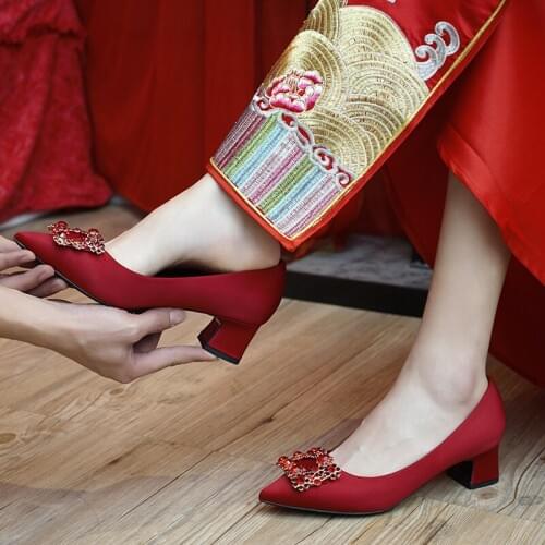 Wedding shoes womens thick heels Wedding Chinese style show clothes red bridal shoes pregnant womens high heels crystal shoes