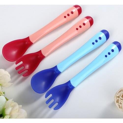 5sets/lot Safety Temperature Sensing Baby Spoon Fork Feeding Cucchiaio Morbido Tongue Spoon