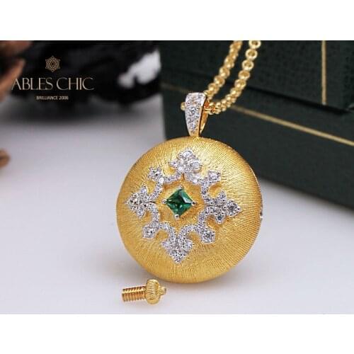Renaissance 925 Silver Silky Engraving Locket Necklace Vintage Square Emerald CZ Traditional Pendant Fine Jewelry C11N3S25214