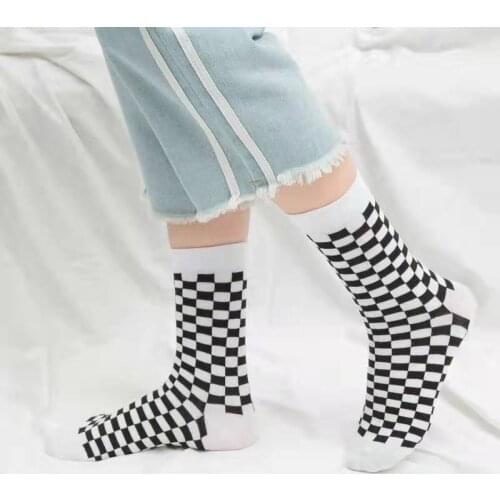 Socks Women Men Unisex Harajuku Black And White Squares Pattern Socks Novelty streetwear Skateboard Funny Cotton Socks