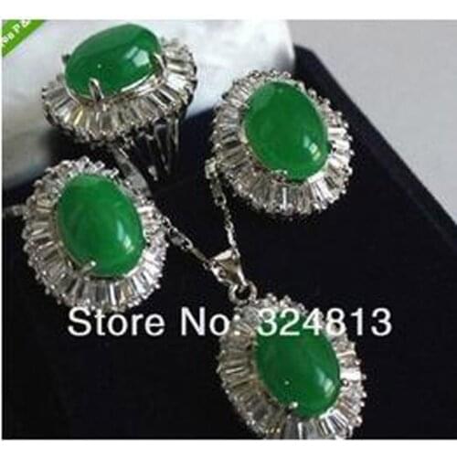 New Womens Stunning green jade pendant Necklace ring /Stud Earring AA15457