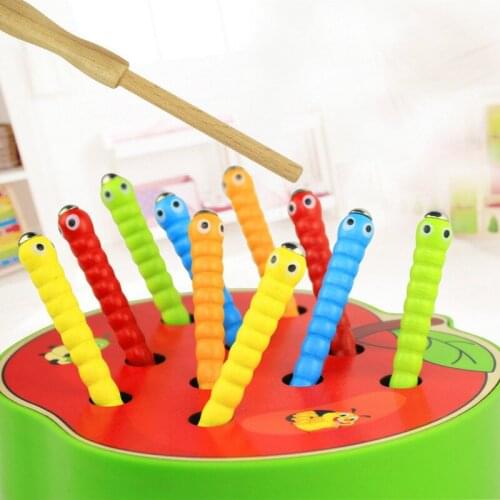 Wooden Boy Girl Magnetic Catch Worms Toys with Magnetic Stick Creature Caterpillar Shape Baby Montessori Blocks Interactive Toys