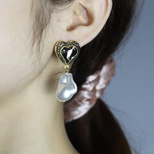 Baroque Heart Irregular Pearl Knot Earrings for Women French Stud Earrings Jewelry Gifts Trendy New Hanging Earrings Wholesale