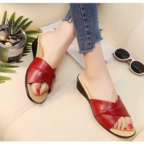 2021 New Fashion Korean Version of All-match Casual Word Non-slip Soft Leather Beach Sandals and Slippers Women 35-42