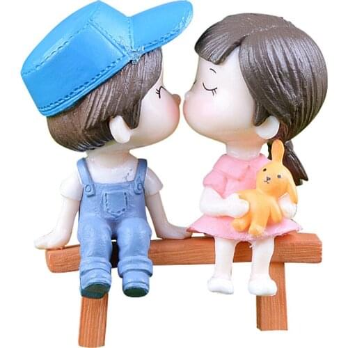 1Pc Cute Grandma Grandpa Sweety Lovers Couple On Chair Figurines Miniature Moss Terrarium Figurines Fairy Garden Accessories