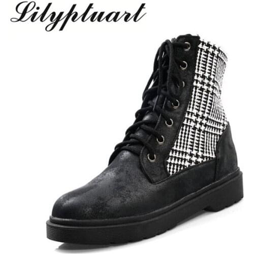 Large size womens shoes 34-43 European station autumn and winter new womens boots flat bottom with laced British retro booties