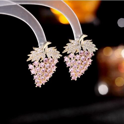 2021 Trendy Gorgeous AAA Zirconia Strawberry Dangle Earrings Shiny Lovely Fruits Drop Earring for Women Summer Ear Jewelry