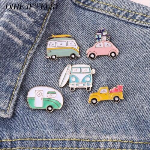 Car Laple Pins Vintage Car Brooches Enamel Metal Badges Hat Bag Backpack Decoration Women Men Jewelry Gifts