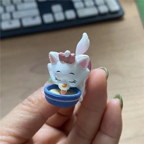 Disney 4cm The Cats Adventures Marie cat figure toys cute marie cat microlandschaft figures collection toys