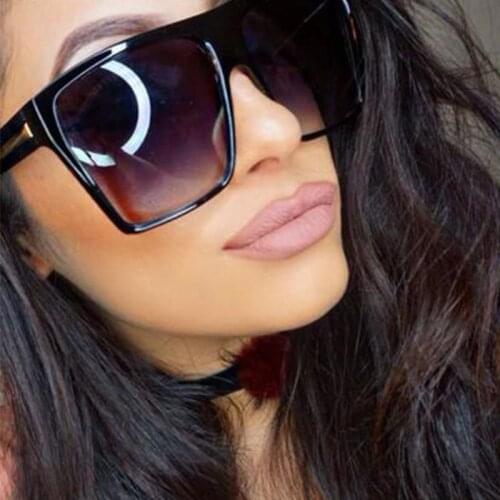 New Oversized Shades Women Sunglasses Black Fashion Square Glasses Big Frame Vintage Retro Glasses Female Unisex Oculos Feminino
