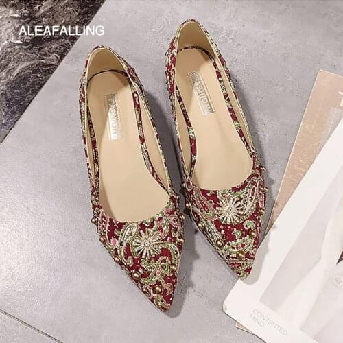Aleafalling Ladies Ethnic High Heels Exquisite Embroidery Women Shoes Fashion Office Lady Casual Shoes Pointed Toe Women Pumps