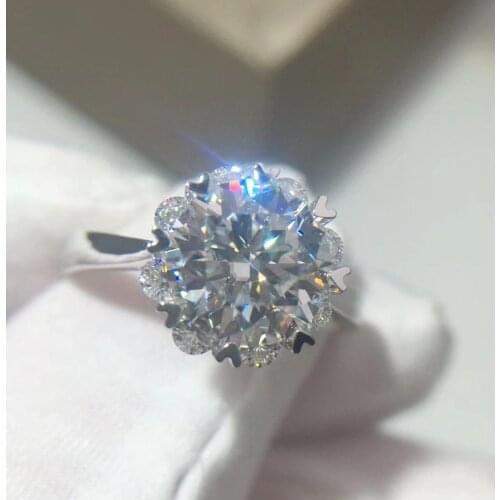 VVS D color 18K gold Au750 round 2 carats Moissan diamond luxury sparkling ladies ring