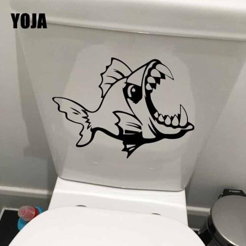 YOJA 23.5X16.8CM Funny Wall Sticker Angry Piranha Fish Toilet Decal Bedroom Home Decor T5-0422