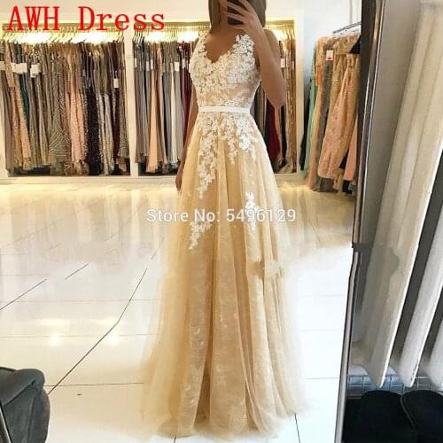 Champagne Lace Evening Dresses 2020 Sexy V Neck Backless Soft Tulle Evening Gown Ivory Applique Floor Length Formal Party Dress
