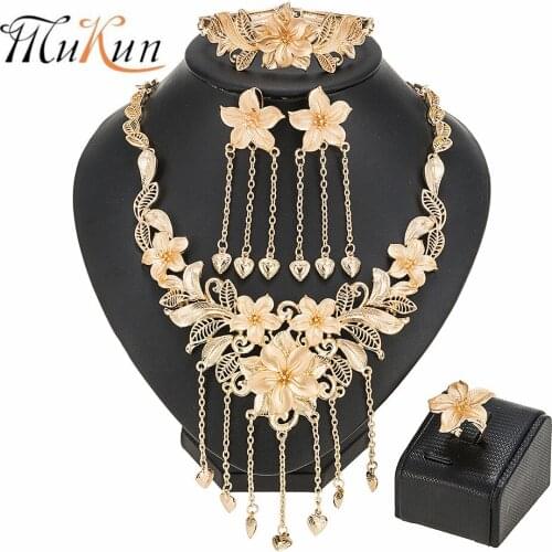 2021 NEW Exquisite Gold Jewelry Sets Women Necklace Earrings Dubai African Indian Bridal Accessory flowers Jewelry sets Necklace
