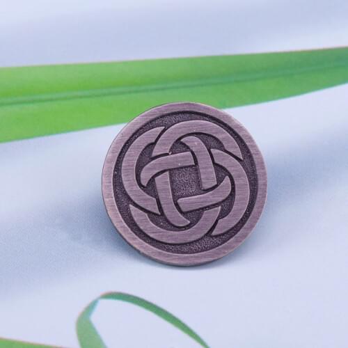 Knot brooch antique metal badge vintage Irish amulet brooch good luck jewelry