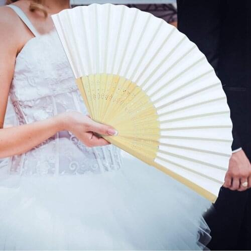 Hot 18 Pieces White Handheld Fans Cloth Fans Bamboo Folding Fans For Wedding Decoration Church Wedding Gifts Party Favors