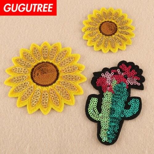GUGUTREE sequined embroidery snuflower cactus patch animal cartoon patches badges applique patches for clothing DK-54
