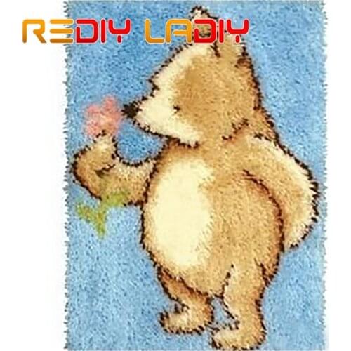 Latch Hook Rug Kits Crocheting Carpet Rug Bear & Flowers Acrylic Yarn Pre-Printed Canvas Cushion Mat DIY Crochet Tapestry Crafts