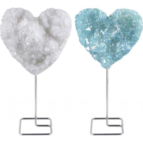TUMBEELLUWA Natural Heart Shape Rock Crystal Cluster Geode with Metal Stand Display Desk Ornament Healing Reiki Stone Home Decor