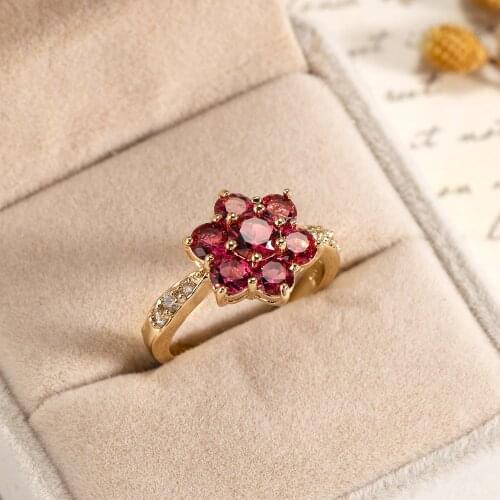 New Luxury Flower Design Rose Red Crystal Jewelry Rings For Women Creative Gold Color Ring Wedding Anniversary Jewelry Wholesale